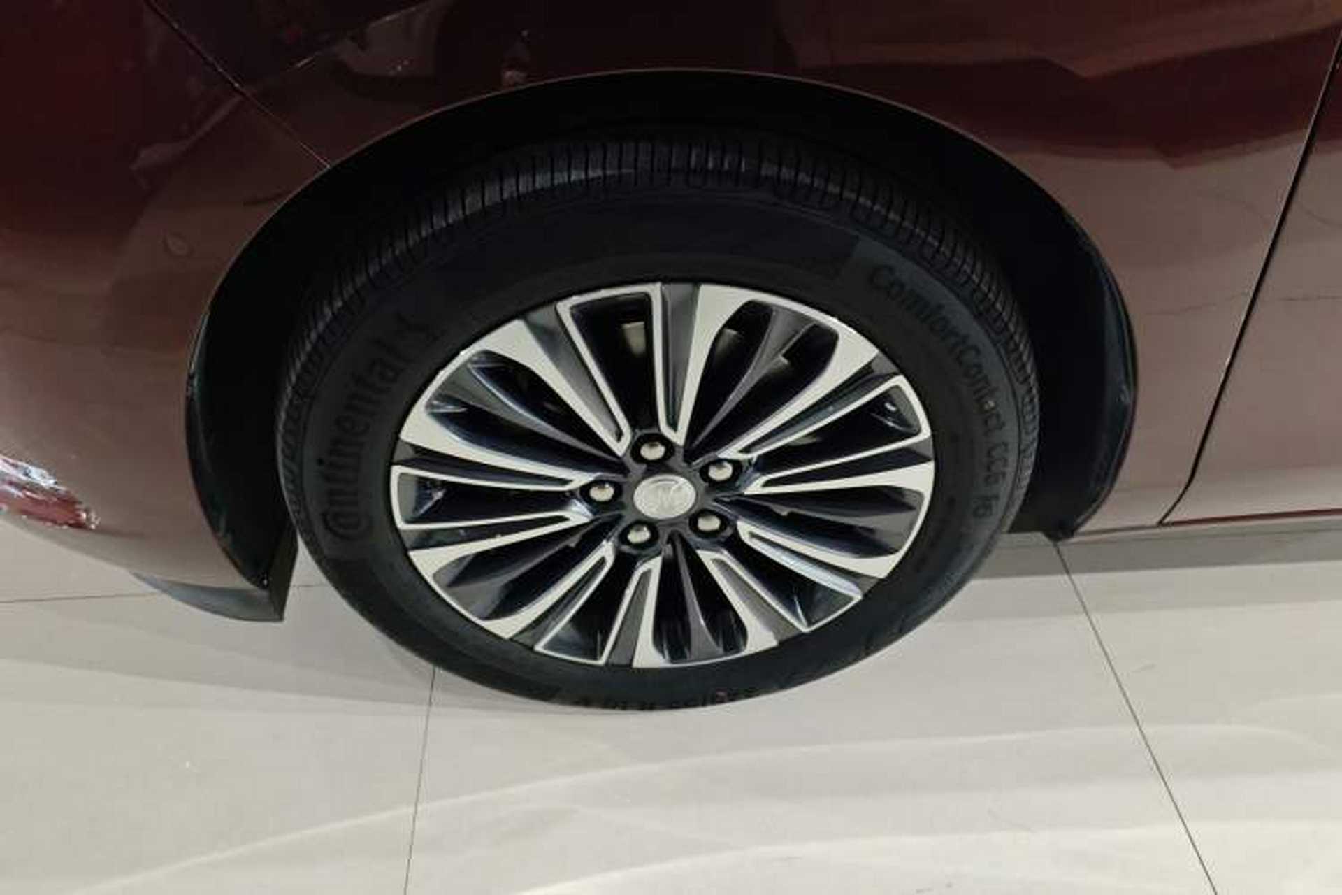 Used Buick GL8 2022 ES Land Cruiser 653T Luxury Model Left Front Wheel Hub