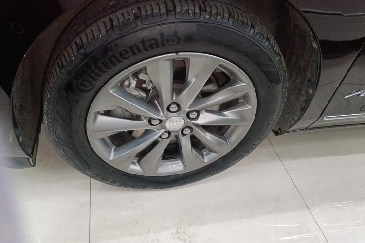 Used Buick GL8 2022 Avenir Aivia Six-Seat Deluxe Edition Left Front Wheel Hub