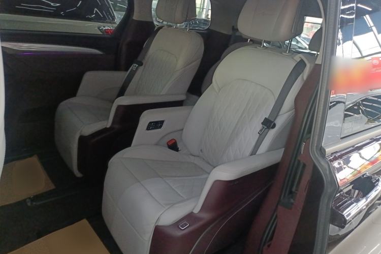 Used Buick GL8 2022 Avenir Aivia Six-Seat Deluxe Edition Left Rear Seat