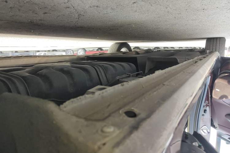 Used Buick GL8 2022 Avenir Aivia Six-Seat Deluxe Edition Left Side Sill