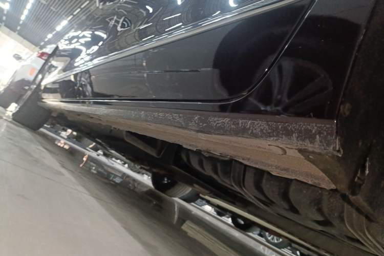 Used Buick GL8 2022 Avenir Aivia Six-Seat Deluxe Edition Left Side Sill
