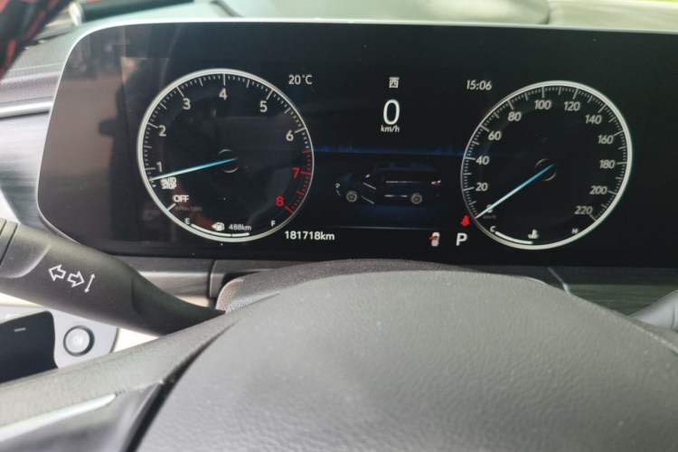 Used Buick GL8 2022 ES Landtrek 653T Comfort Edition Odometer Close Up