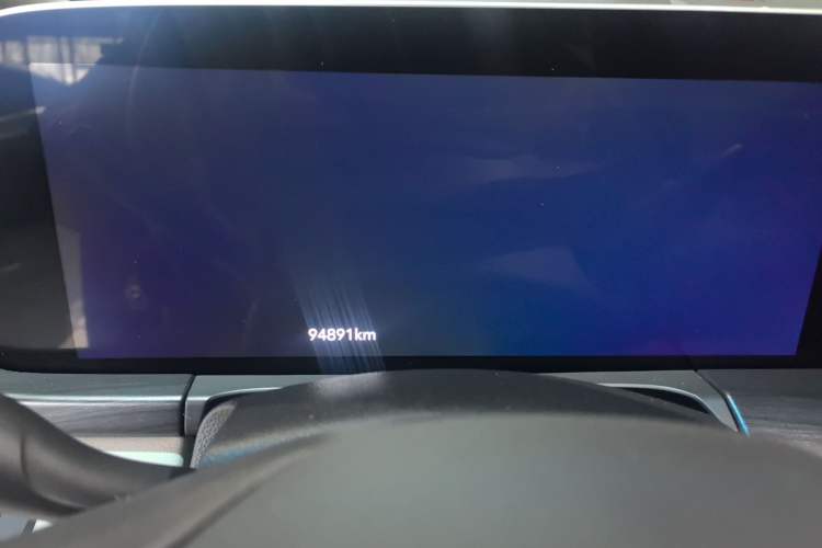 Used Buick GL8 2022 ES Landtrek 653T Comfort Edition Odometer Close Up