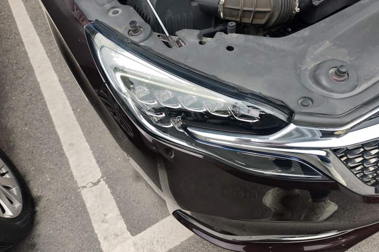 Used Buick GL8 2022 Avenir Aivia 7-Seater Deluxe Edition Right Front Headlight
