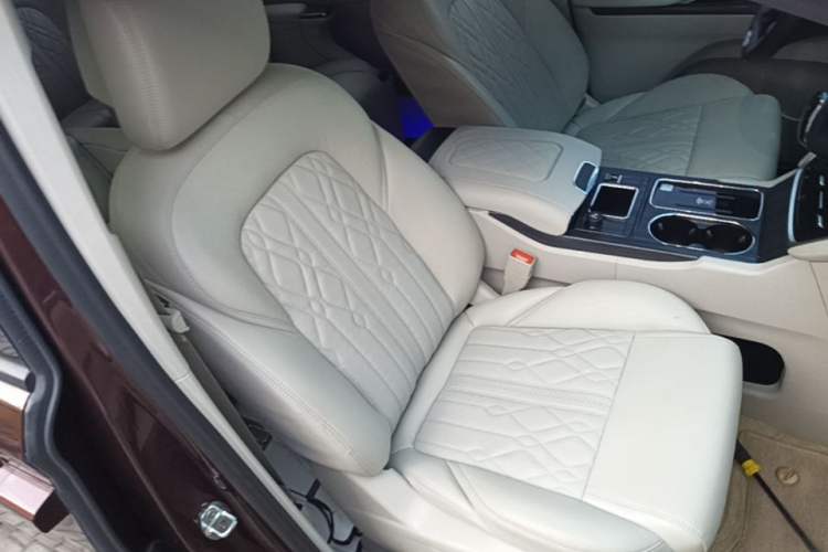 Used Buick GL8 2022 ES Landtrek 653T Comfort Edition Right Front Seat