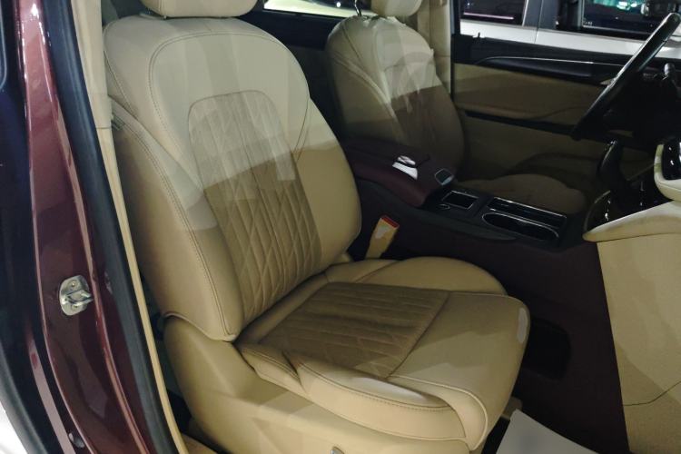 Used Buick GL8 2022 ES Land Cruiser 653T Luxury Model Right Front Seat