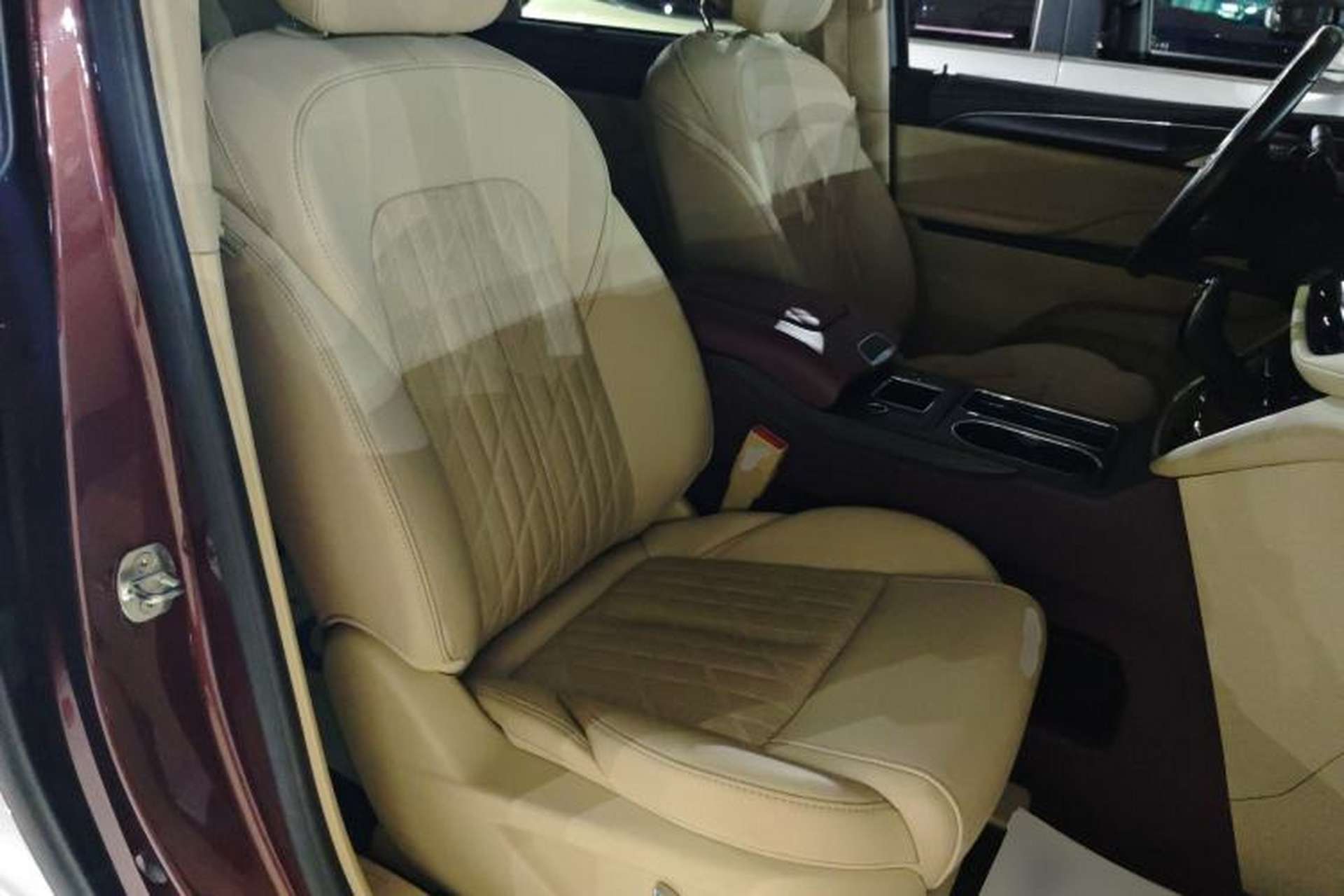 Used Buick GL8 2022 ES Land Cruiser 653T Luxury Model Right Front Seat