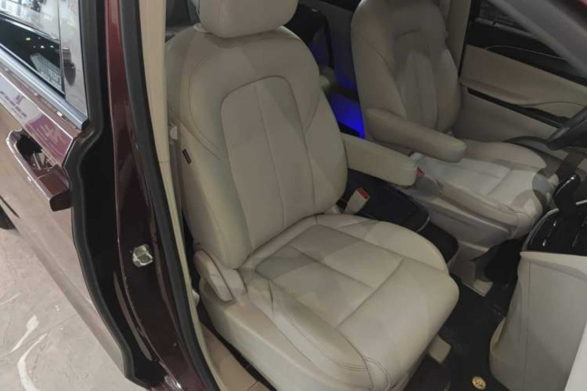 Used Buick GL8 2022 ES Landtrek 653T Comfort Edition Right Front Seat