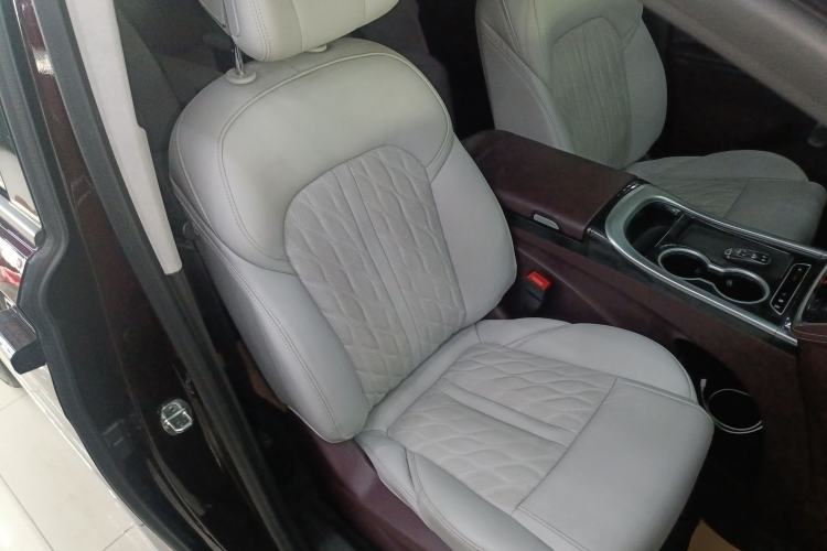 Used Buick GL8 2022 Avenir Aivia Six-Seat Deluxe Edition Right Front Seat