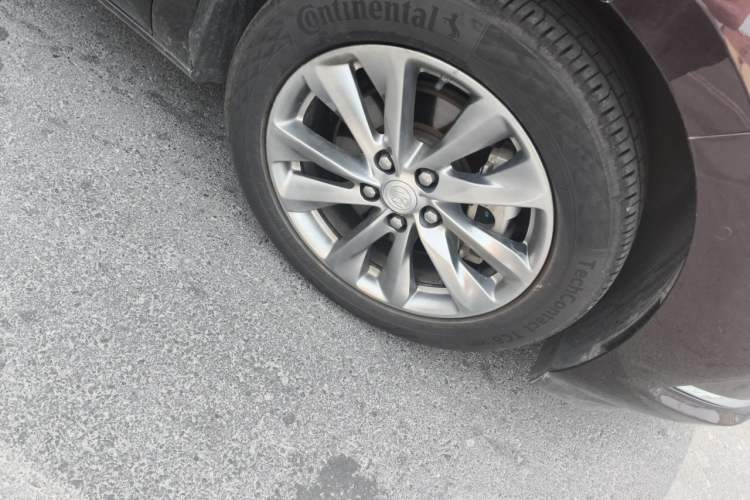Used Buick GL8 2022 Avenir Aivia Six-Seat Deluxe Edition Right Front Wheel Hub