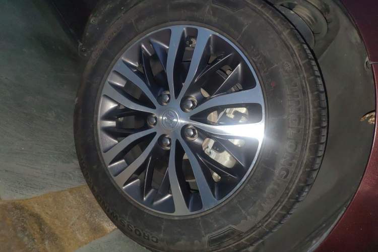 Used Buick GL8 2022 ES Landtrek 653T Luxury Edition Right Front Wheel Hub