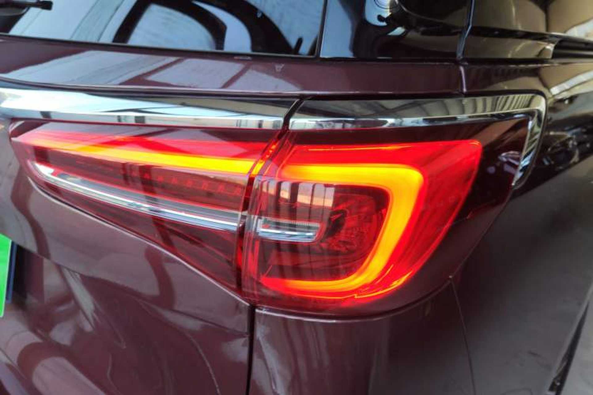 Used Buick GL8 2022 ES Landtrek 653T Flagship Model Right Rear Taillight
