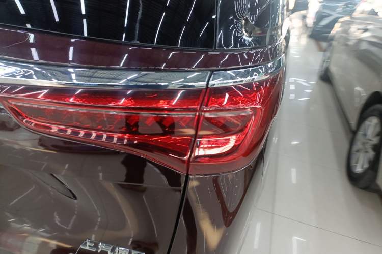 Used Buick GL8 2022 Avenir Aivia Six-Seat Deluxe Edition Right Rear Taillight