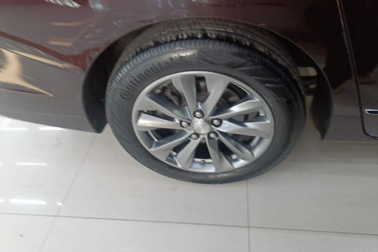 Used Buick GL8 2022 Avenir Aivia Six-Seat Deluxe Edition Right Rear Wheel Hub