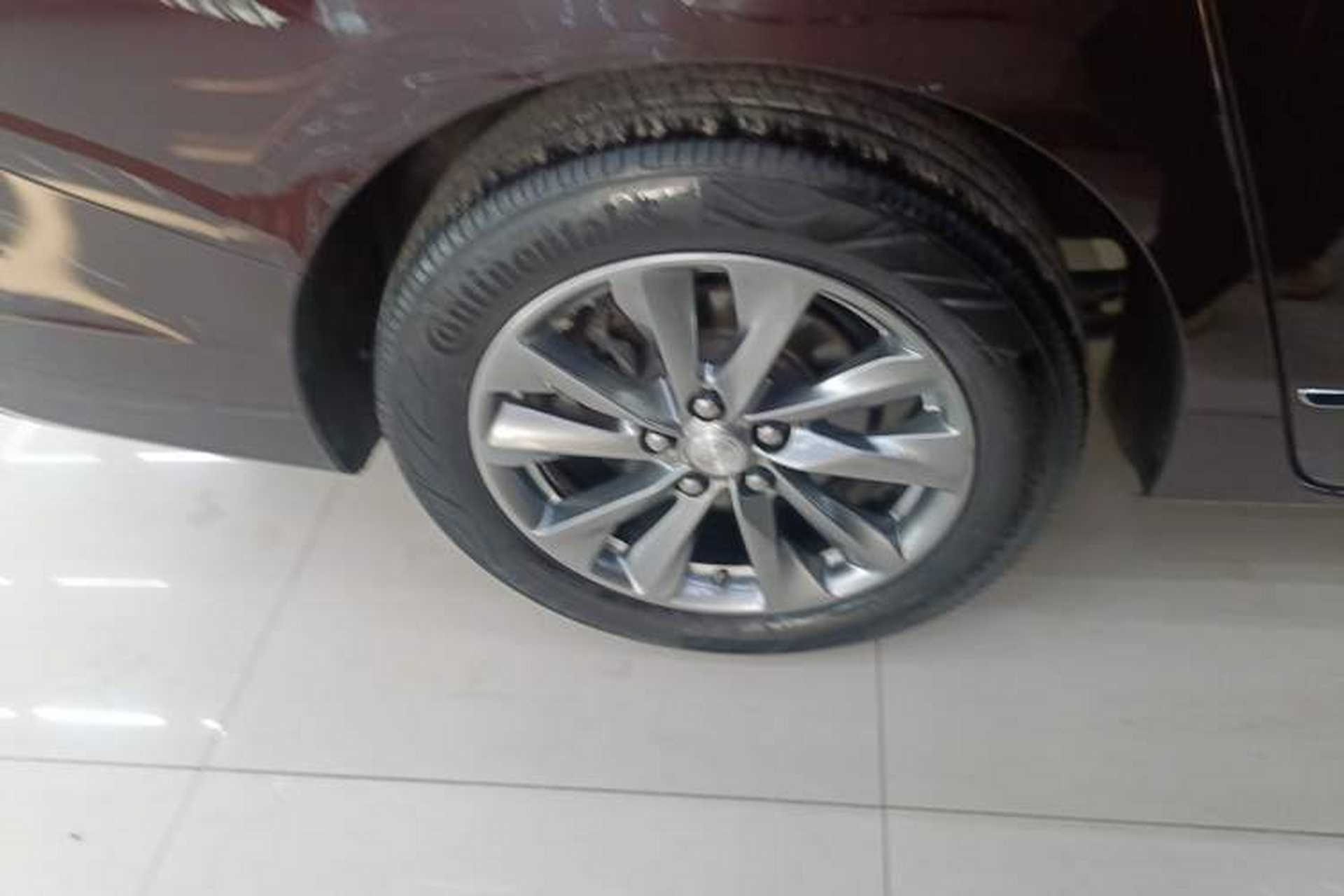 Used Buick GL8 2022 Avenir Aivia Six-Seat Deluxe Edition Right Rear Wheel Hub