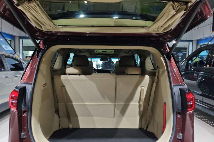 Used Buick GL8 2022 ES Land Cruiser 653T Luxury Model Trunk