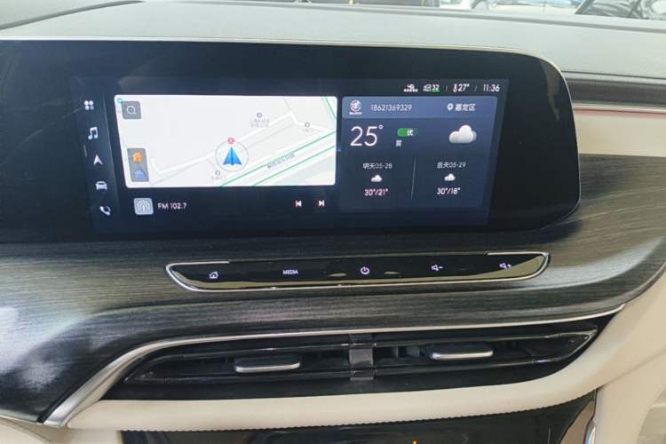 Used Buick GL8 2022 Avenir Aivia 7-Seater Deluxe Edition Audio And AC Panel