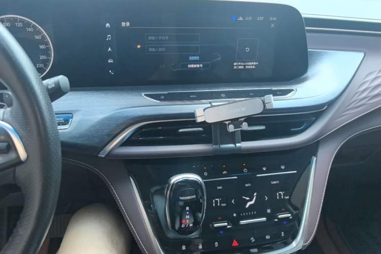 Used Buick GL8 2022 Facelift Avenir Aivia Six-Seat Deluxe Edition Audio And AC Panel