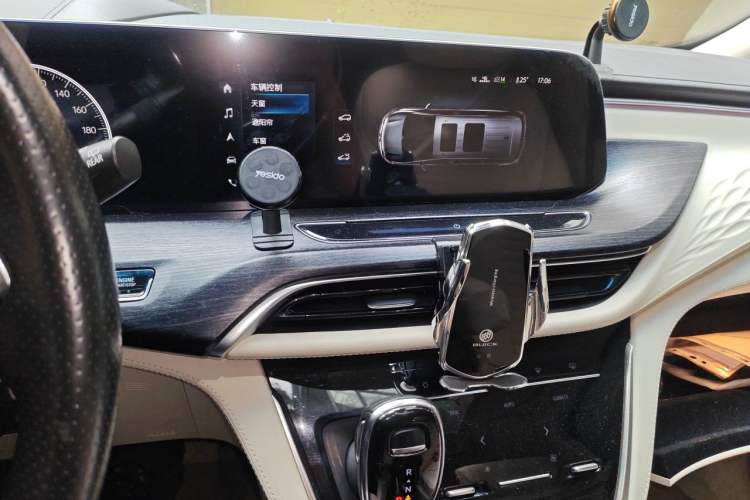 Used Buick GL8 2022 Avenir Aivia Six-Seat Deluxe Edition Audio And AC Panel