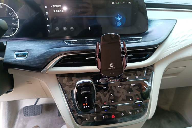 Used Buick GL8 2022 Avenir Aivia 7-Seater Deluxe Edition Audio And AC Panel
