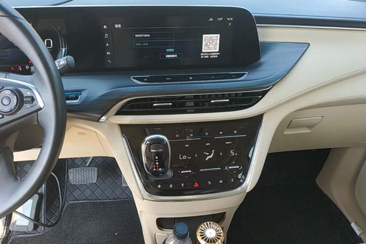 Used Buick GL8 2022 ES Landtrek 653T Luxury Edition Audio And AC Panel