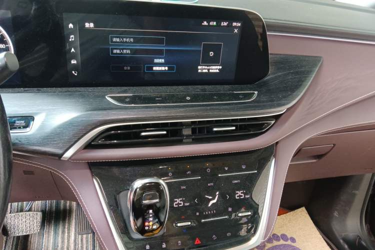 Used Buick GL8 2022 Avenir Aivia Six-Seat Deluxe Edition Audio And AC Panel