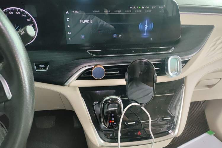 Used Buick GL8 2022 Avenir Aivia 7-Seater Deluxe Edition Audio And AC Panel