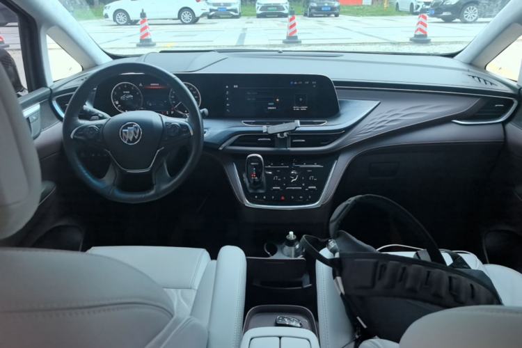Used Buick GL8 2022 Facelift Avenir Aivia Six-Seat Deluxe Edition Center Console