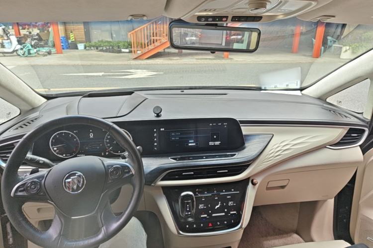Used Buick GL8 2022 Avenir Aivia Six-Seat Deluxe Edition Center Console