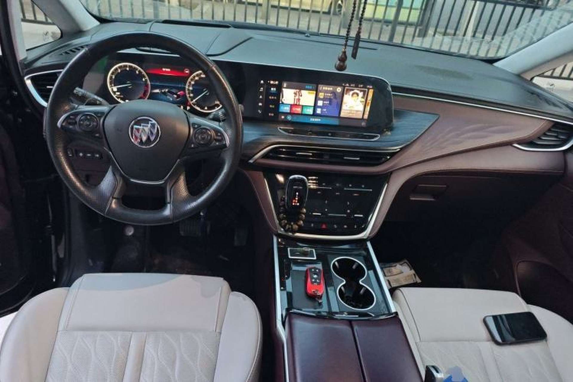 Used Buick GL8 2022 Facelift Avenir Aivia Six-Seat Deluxe Edition Center Console