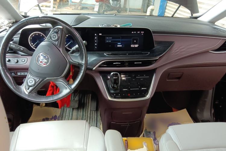 Used Buick GL8 2022 Avenir Aivia Six-Seat Deluxe Edition Center Console