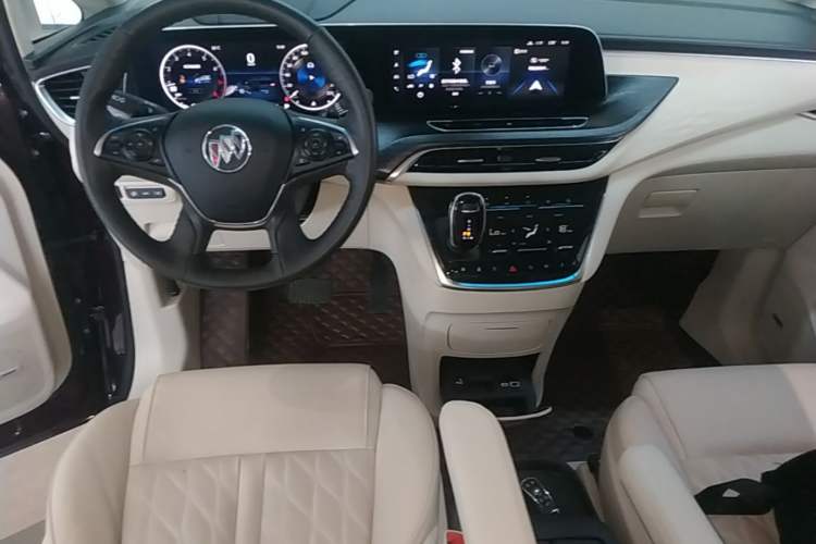 Used Buick GL8 2022 Facelifted Avenir Aivia 7-Seater Premium Edition Center Console