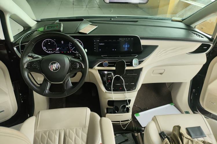 Used Buick GL8 2022 Avenir Aivia 7-Seater Deluxe Edition Center Console
