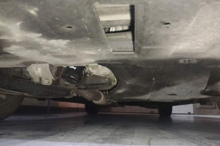 Used Buick GL8 2022 ES Landtrek 653T Luxury Edition Chassis Front