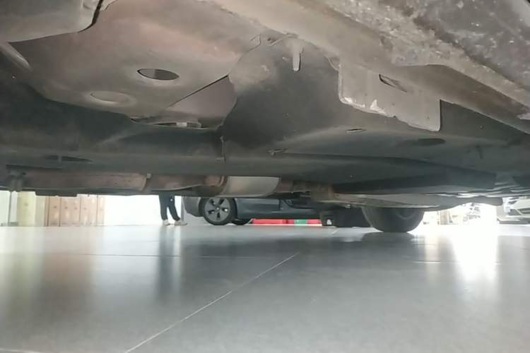 Used Buick GL8 2022 ES Landtrek 653T Comfort Edition Chassis Front Left