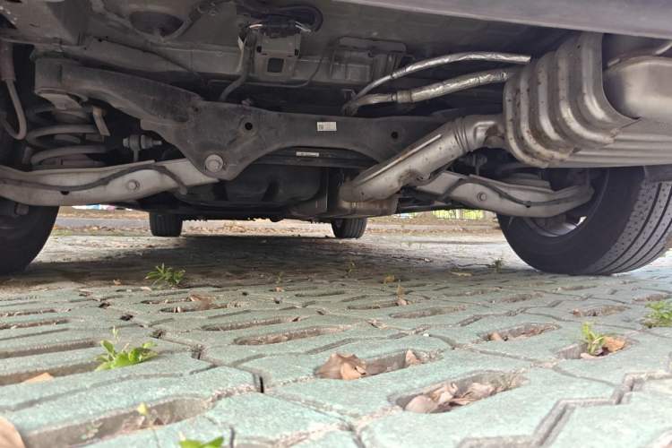 Used Buick GL8 2022 Avenir Aivia Six-Seat Deluxe Edition Chassis Rear