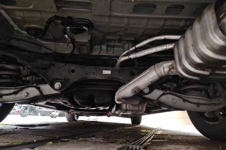 Used Buick GL8 2022 Avenir Aivia Six-Seat Deluxe Edition Chassis Rear