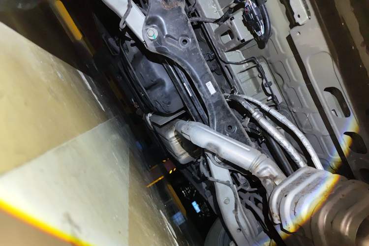 Used Buick GL8 2022 Avenir Aivia Six-Seat Deluxe Edition Chassis Rear