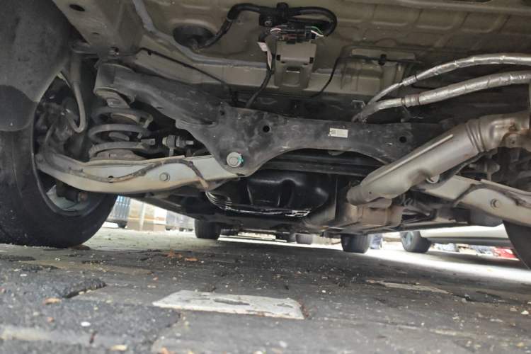 Used Buick GL8 2022 Avenir Aivia Six-Seat Deluxe Edition Chassis Rear