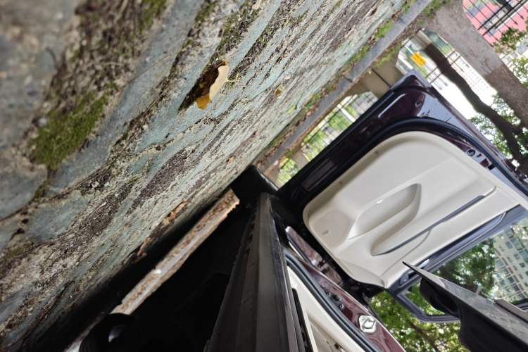 Used Buick GL8 2022 Avenir Aivia Six-Seat Deluxe Edition Chassis Rear Left