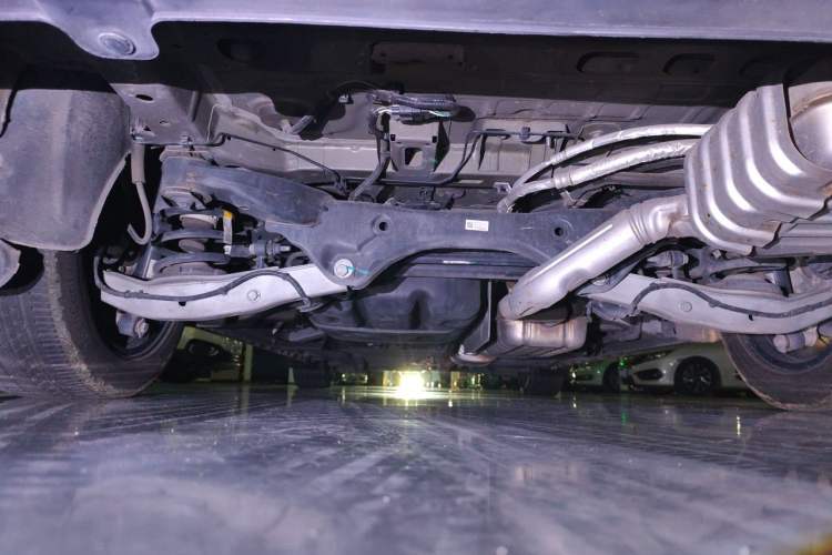 Used Buick GL8 2022 Avenir Aivia Six-Seat Deluxe Edition Chassis Rear