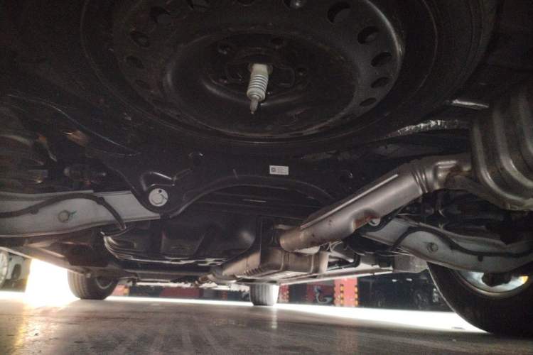 Used Buick GL8 2022 ES Landtrek 653T Luxury Edition Chassis Rear
