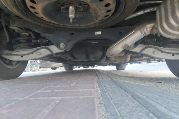 Used Buick GL8 2022 ES Landtrek 653T Luxury Edition Chassis Rear