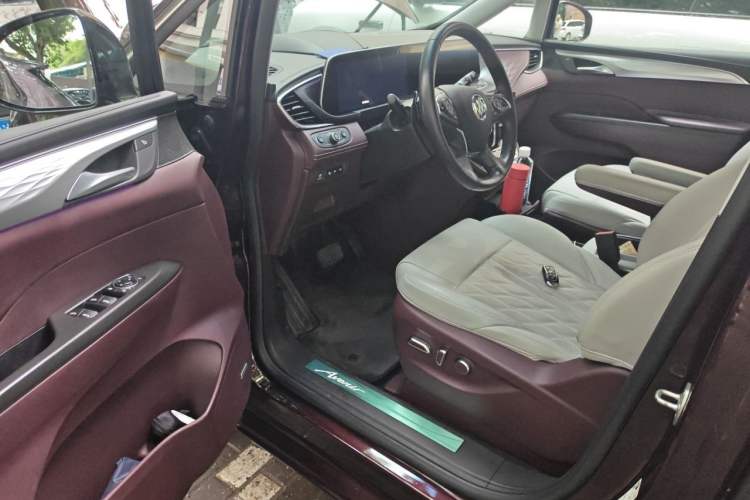 Used Buick GL8 2022 Avenir Aivia Six-Seat Deluxe Edition Driver Seat