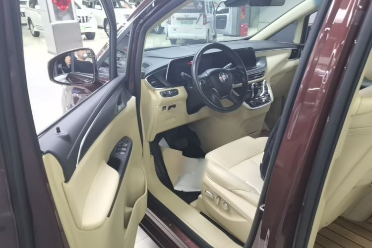 Used Buick GL8 2022 ES Landtrek 653T Luxury Edition Driver Seat