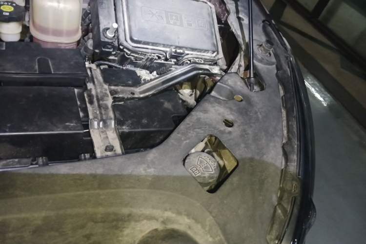 Used Buick GL8 2022 ES Landtrek 653T Luxury Edition Engine Bay Left