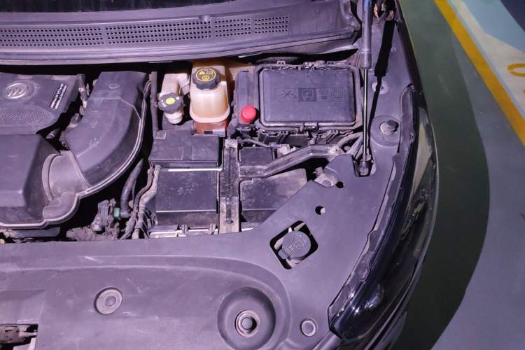 Used Buick GL8 2022 Avenir Aivia Six-Seat Deluxe Edition Engine Bay Left