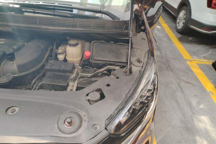Used Buick GL8 2022 ES Landtrek 653T Luxury Edition Engine Bay Left