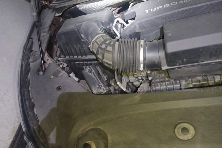 Used Buick GL8 2022 ES Landtrek 653T Luxury Edition Engine Bay Right