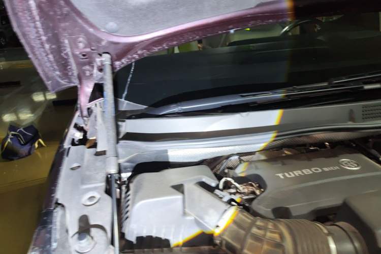 Used Buick GL8 2022 Avenir Aivia Six-Seat Deluxe Edition Engine Bay Right
